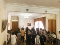 В Международный день музеев ДМШ № 1 г. Пензы посетило около тридцати студентов ПХУ им. К. А. Савицкого, участников программы «Пушкинская карта»